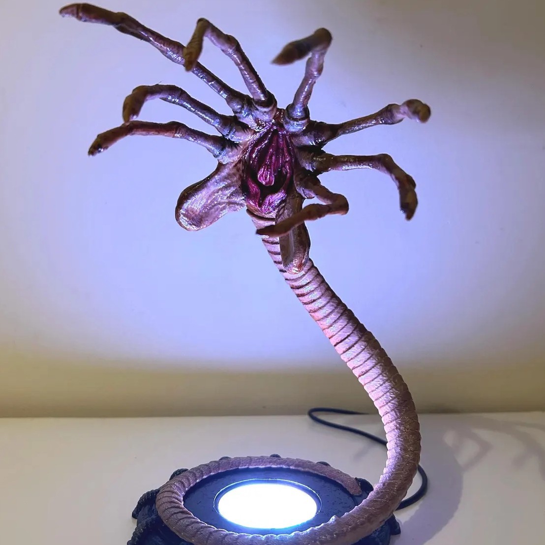 Luminária Alien Facehugger, De - Home Decor Halloween avaliação e preço