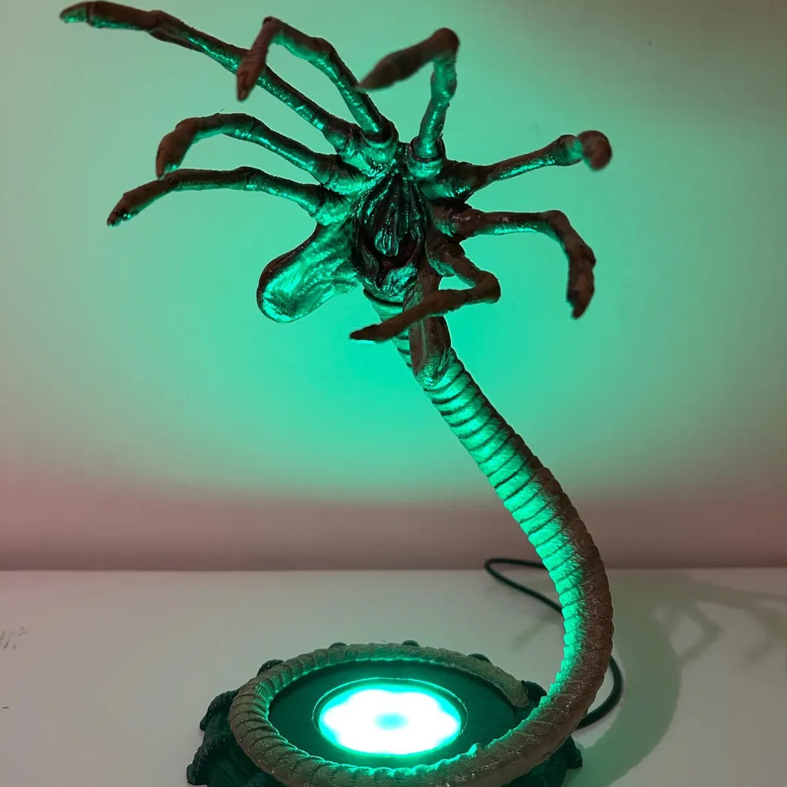 Luminária Alien Facehugger, De - Home Decor Halloween avaliação e preço