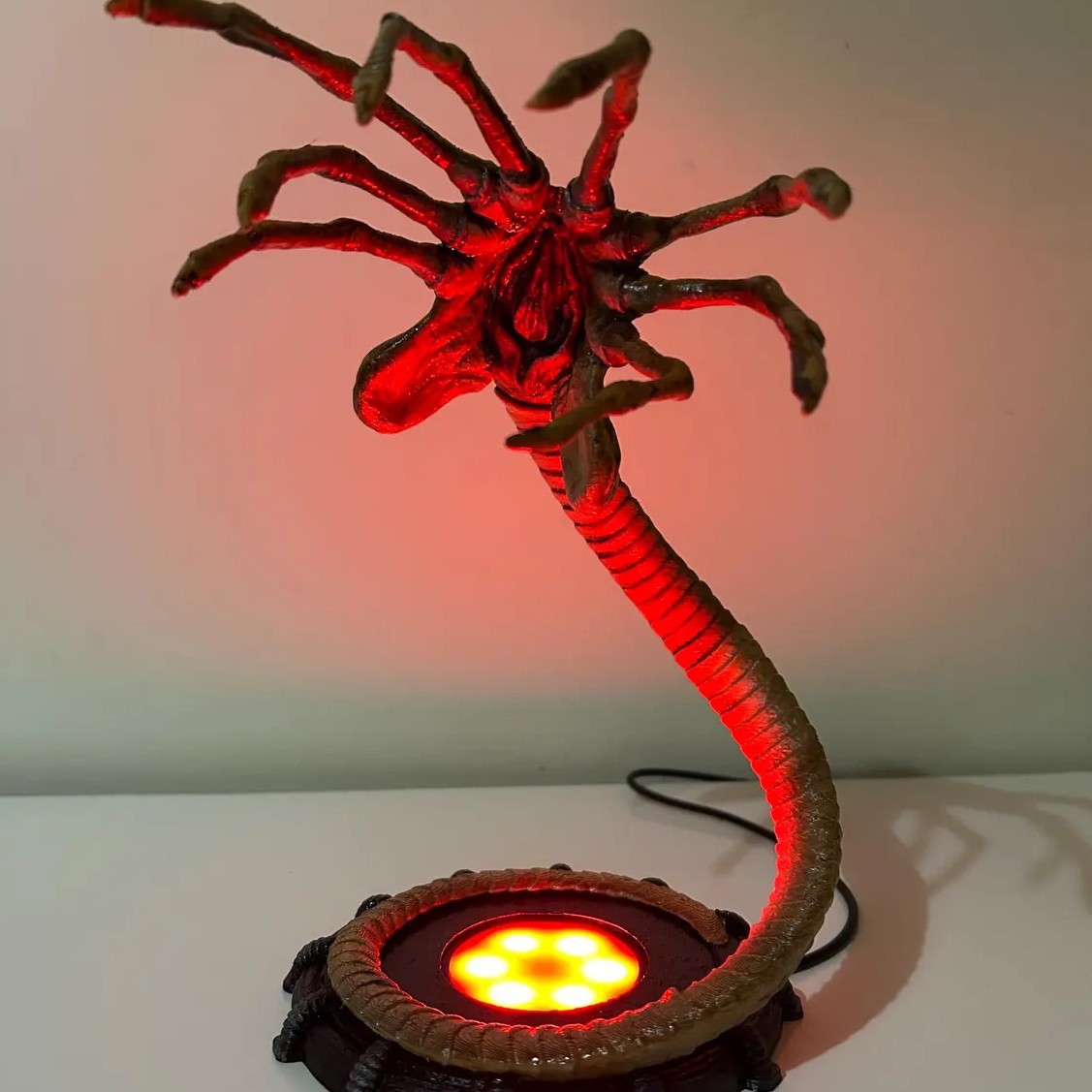 Luminária Alien Facehugger, De - Home Decor Halloween avaliação e preço